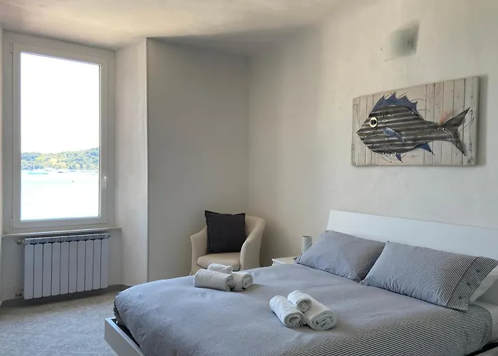Sea View Apartment In Front Of The Sea